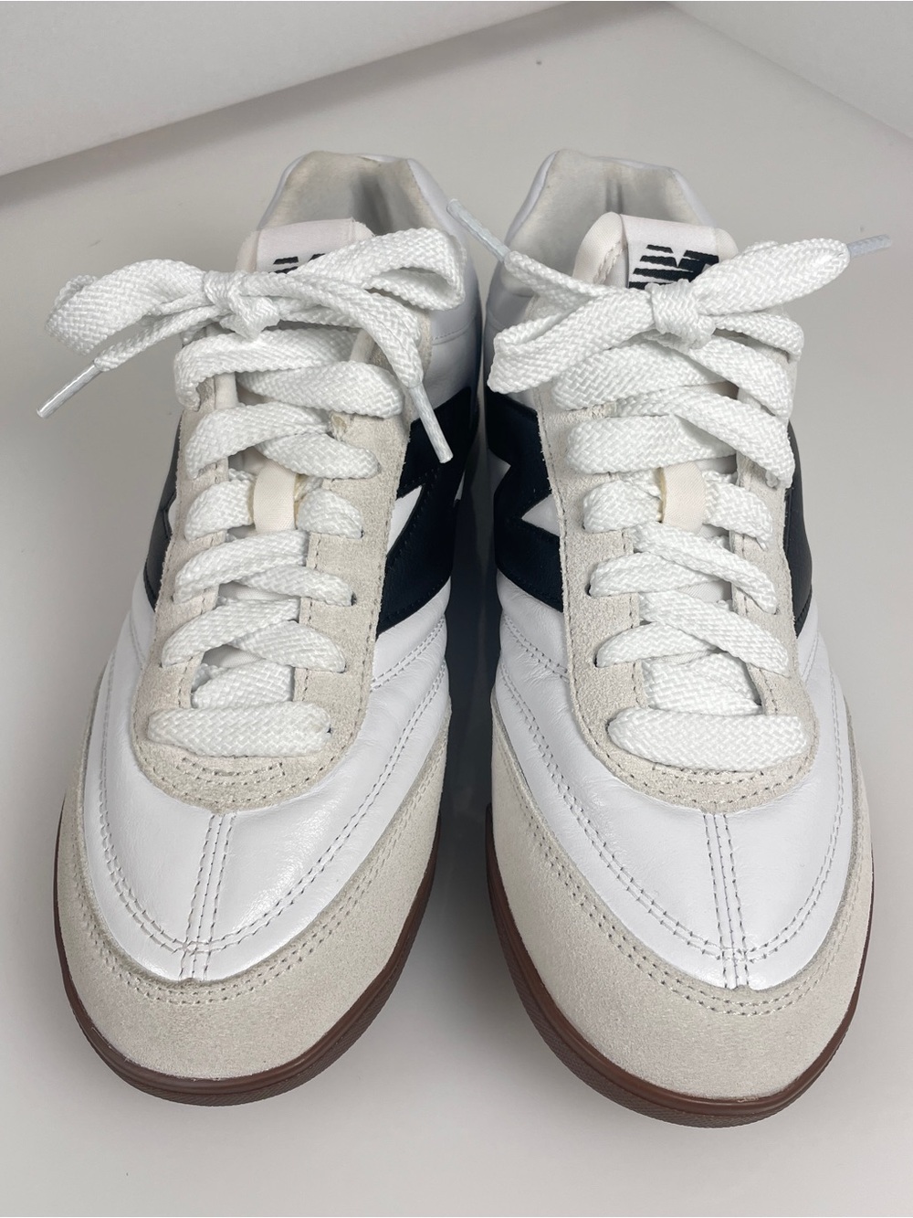 Women's New Balance RC42 Low Top Lace-Up White Leather Sneaker Sz 9.5 - Picture 2 of 6